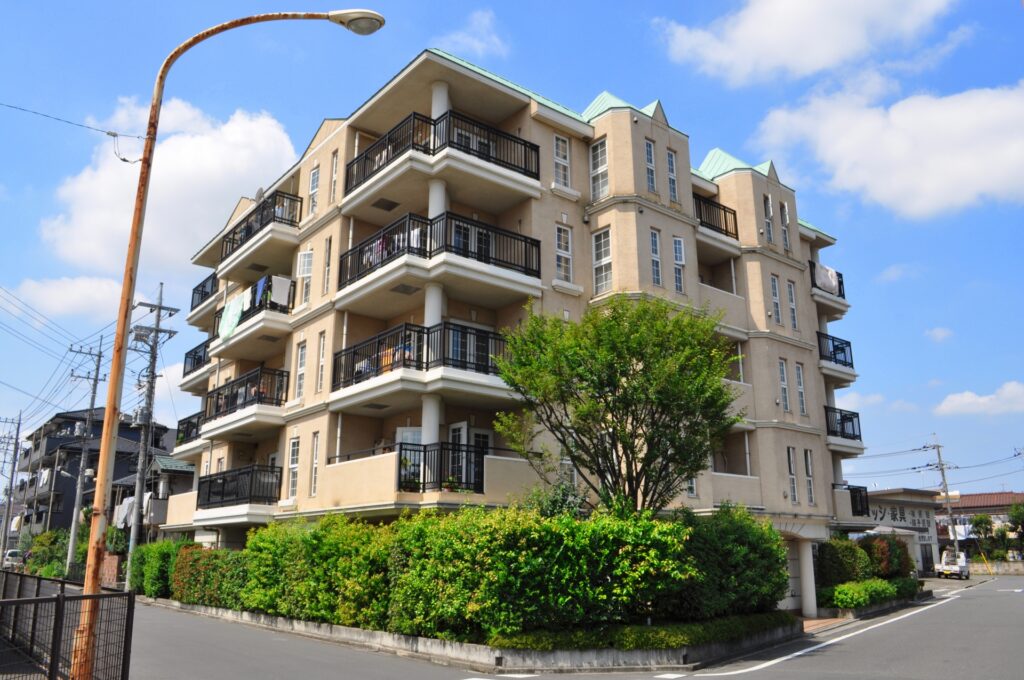 マンション修繕積立金が値上げ!払えないとどうなる?リスクと対処法を徹底解説